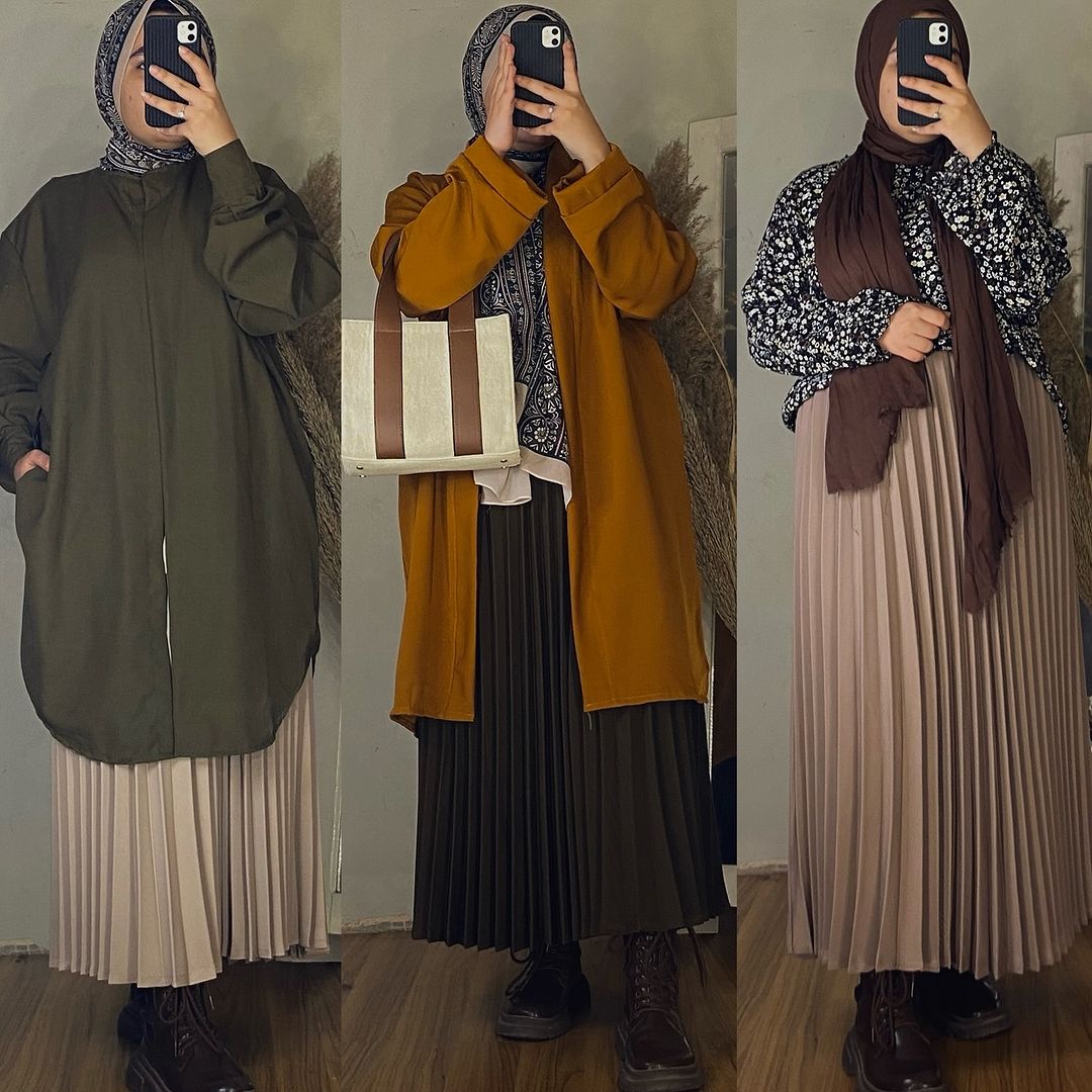 PLEATED SKIRT