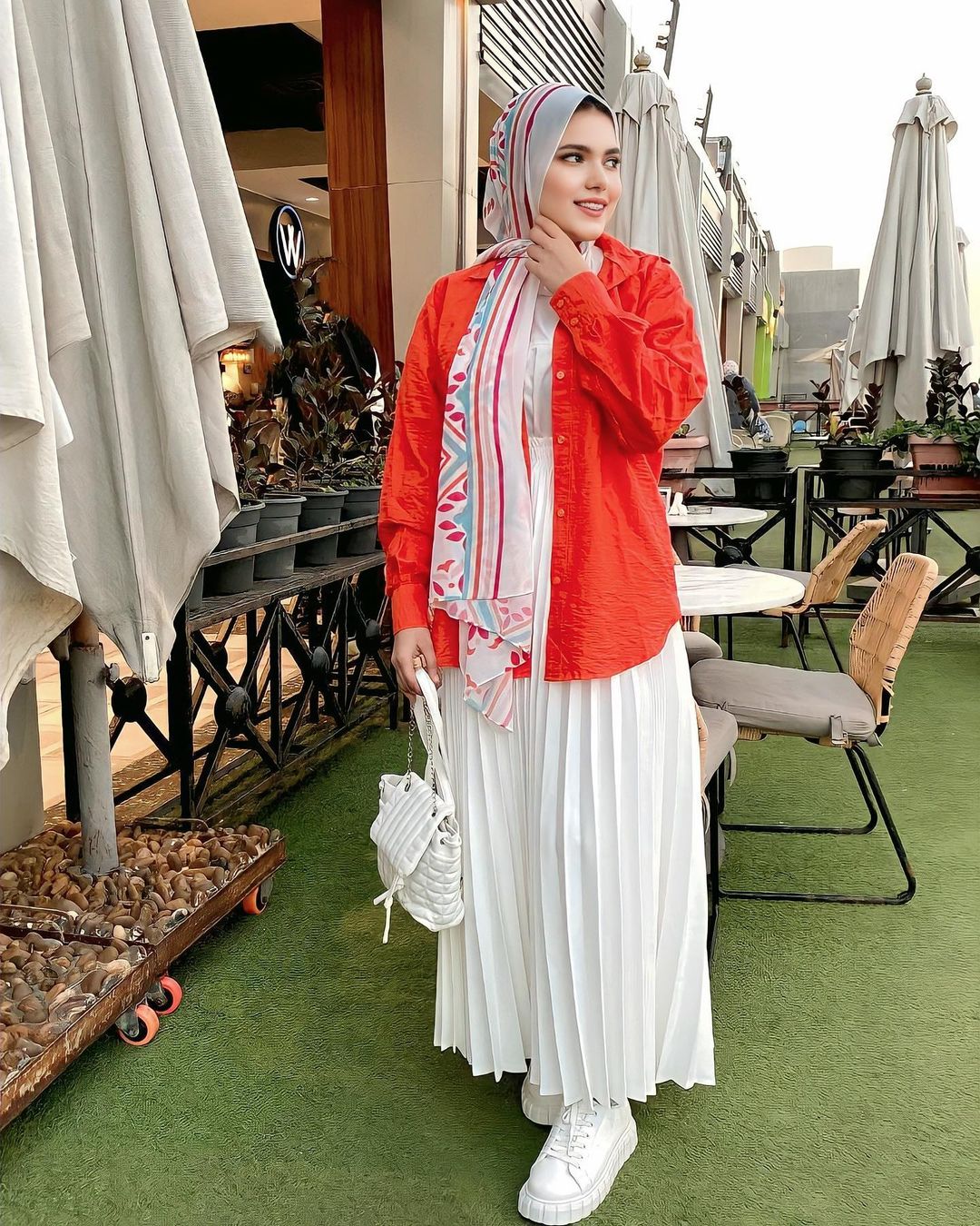 PLEATED SKIRT