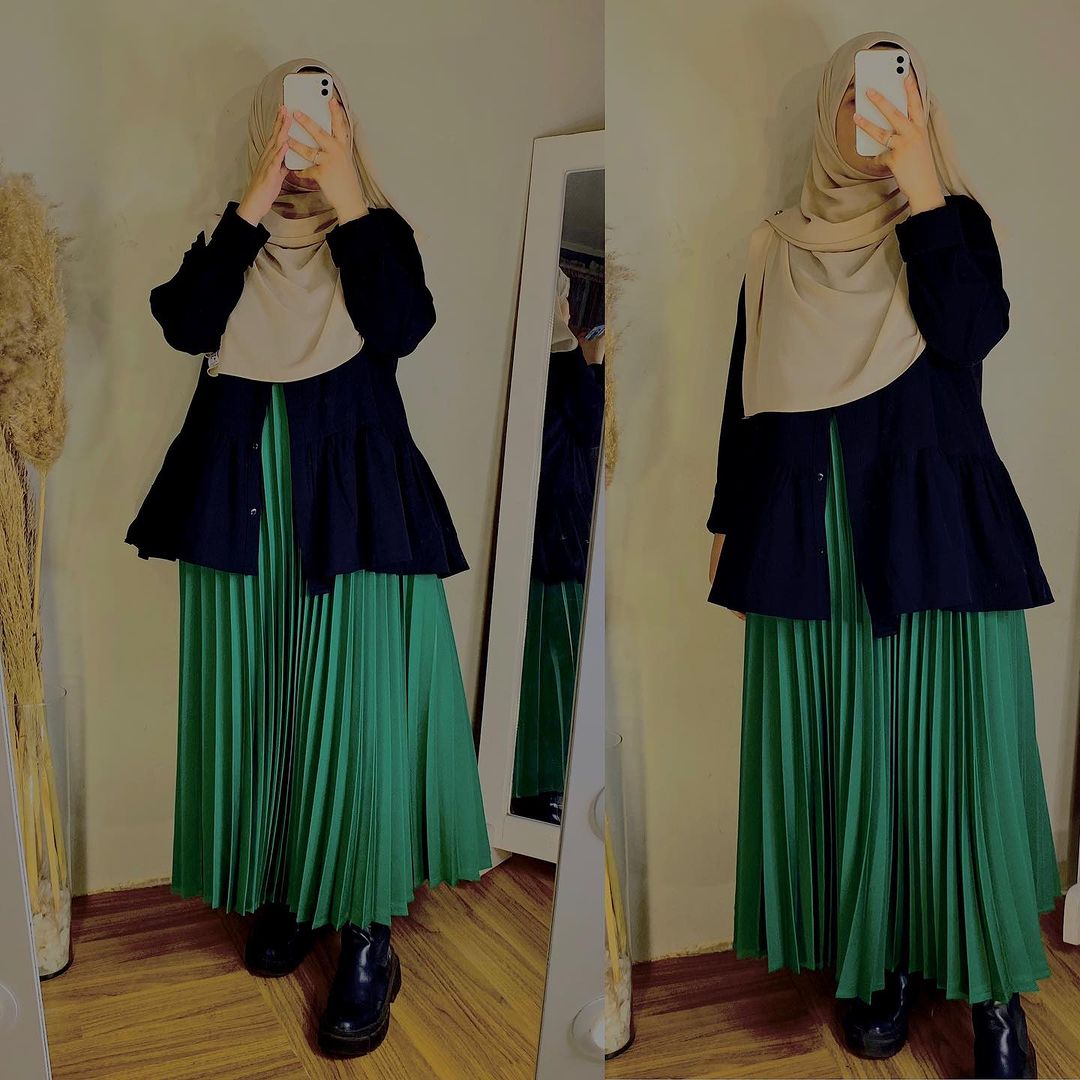 PLEATED SKIRT