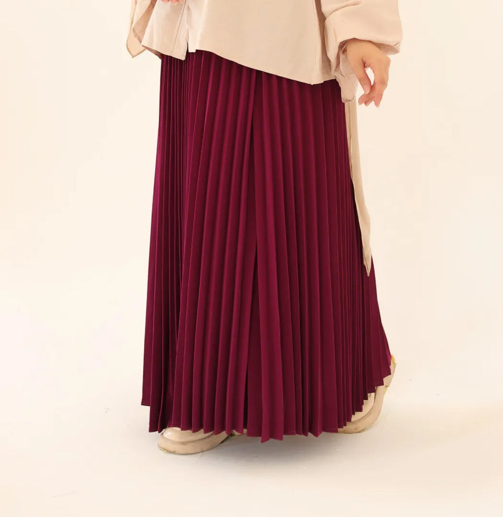 Pleated skirt (Crepe Material)