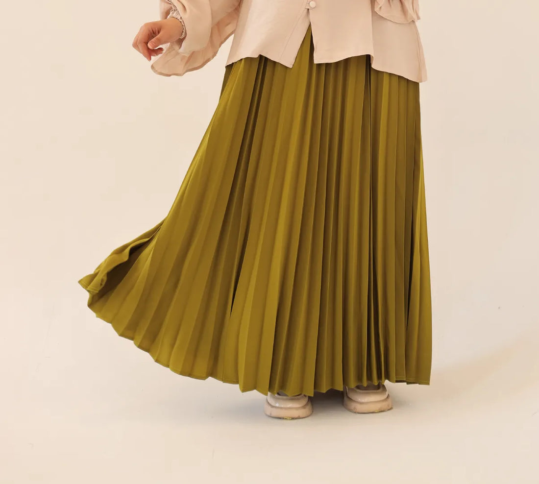 Pleated skirt (Crepe Material)
