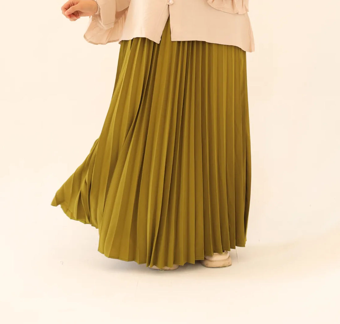 Pleated skirt (Crepe Material)