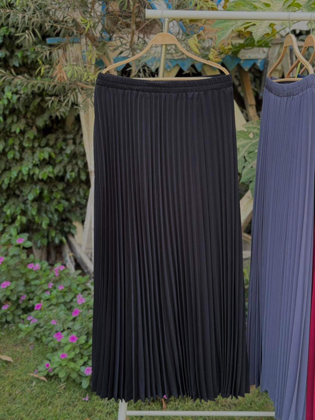 Pleated skirt (Crepe Material)