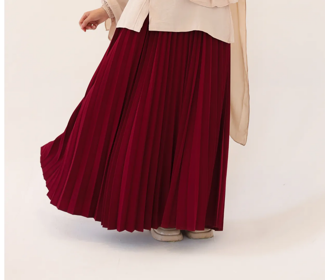 Pleated skirt (Crepe Material)