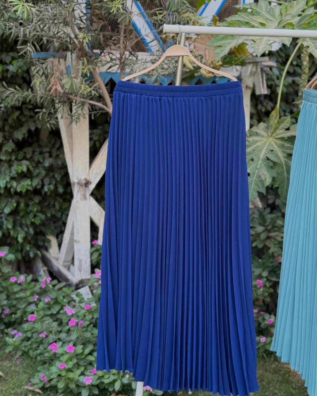 Pleated skirt (Crepe Material)