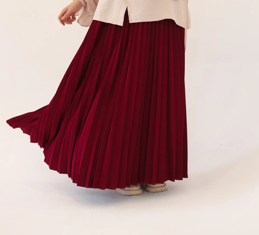Pleated skirt (Crepe Material)