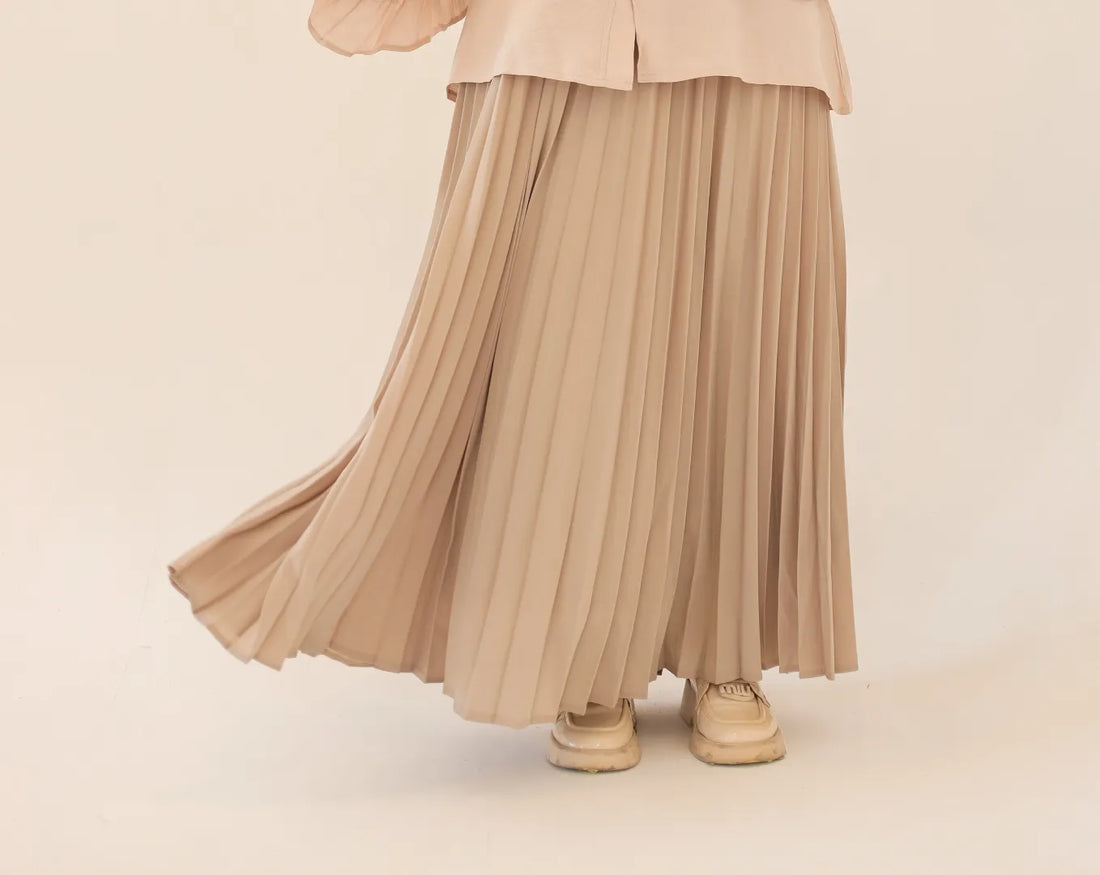 Pleated skirt (Crepe Material)