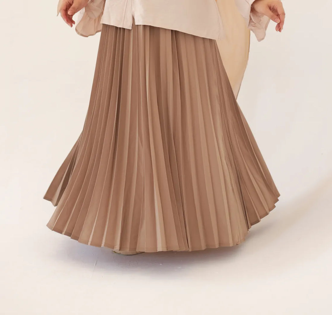 Pleated skirt (Crepe Material)
