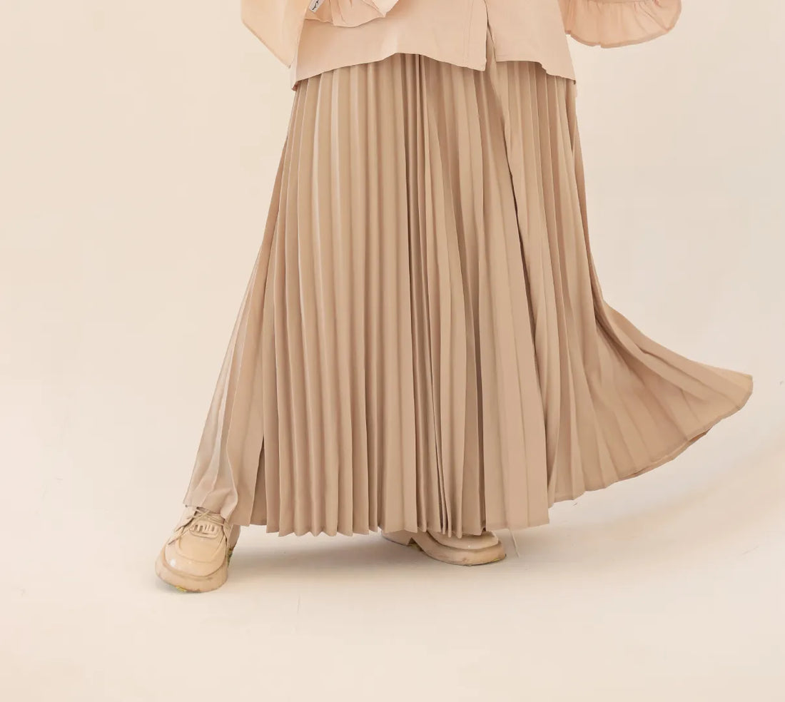 Pleated skirt (Crepe Material)