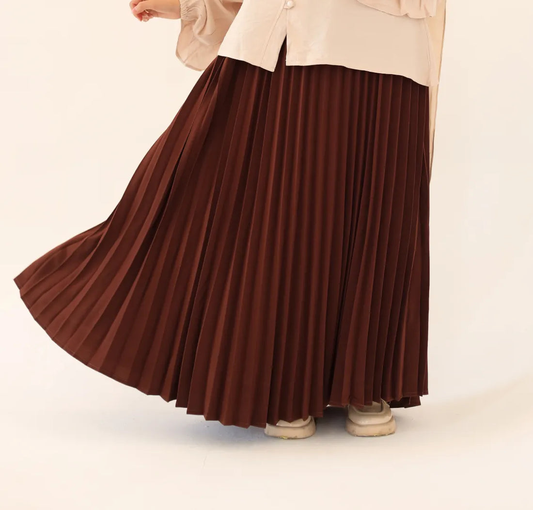Pleated skirt (Crepe Material)