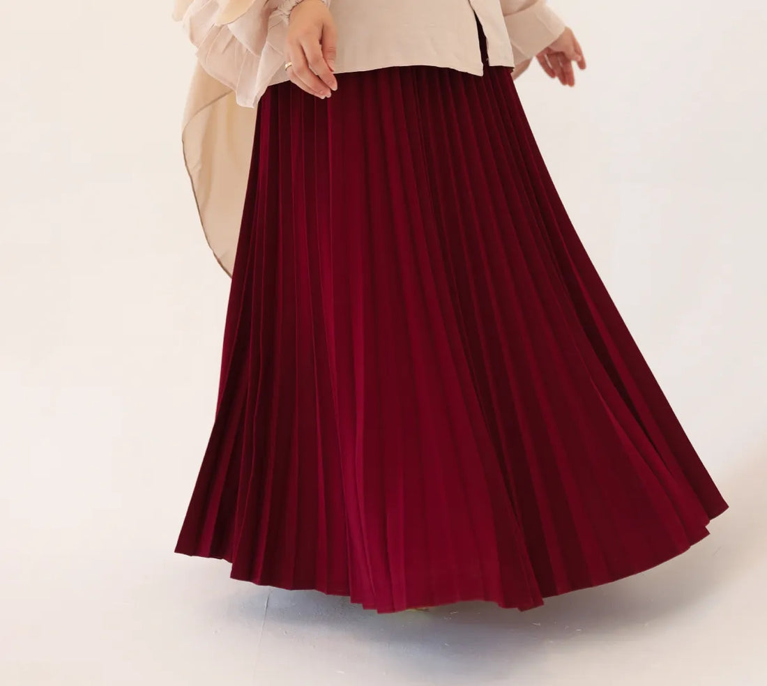 Pleated skirt (Crepe Material)