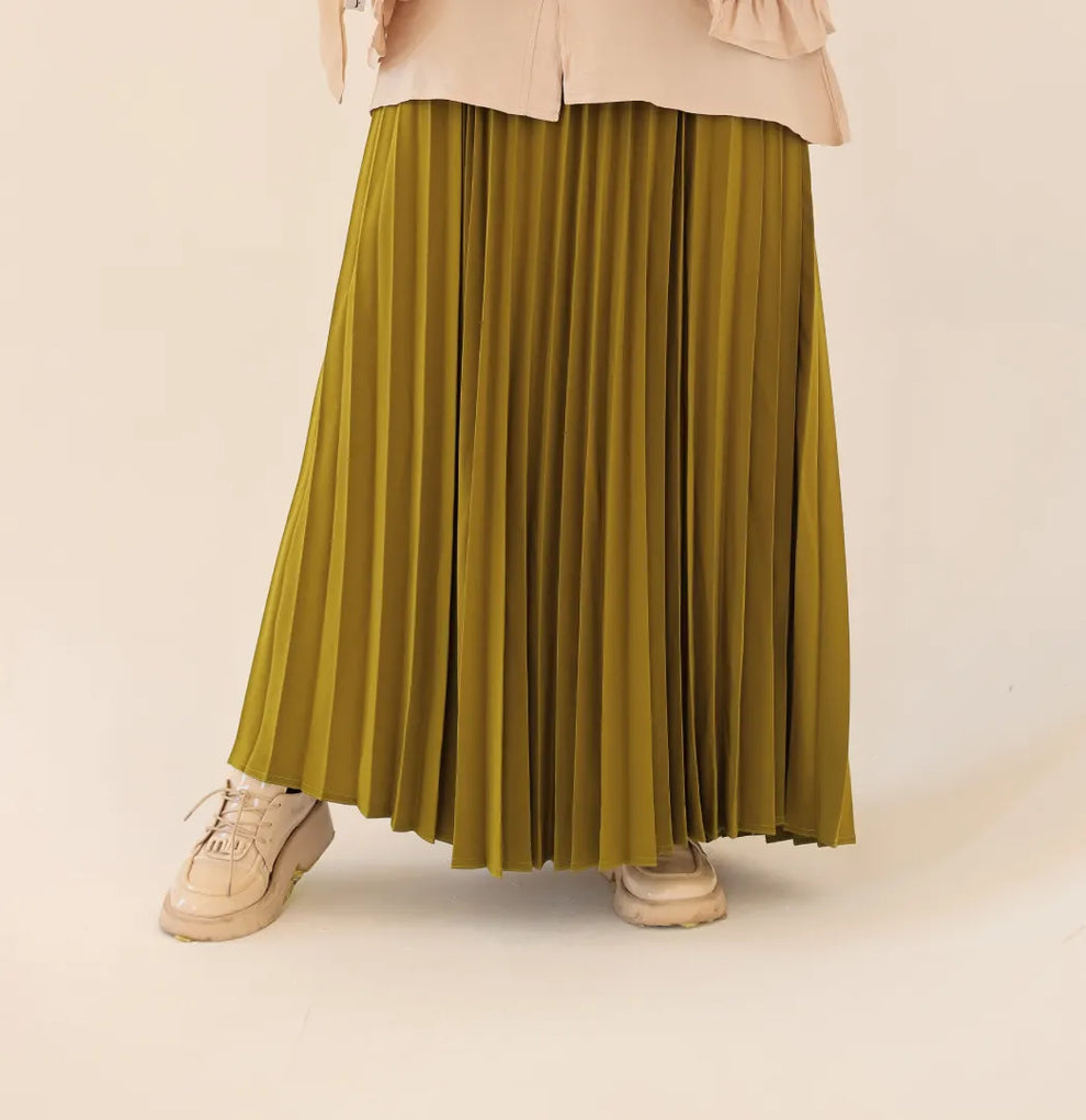 Pleated skirt (Crepe Material)