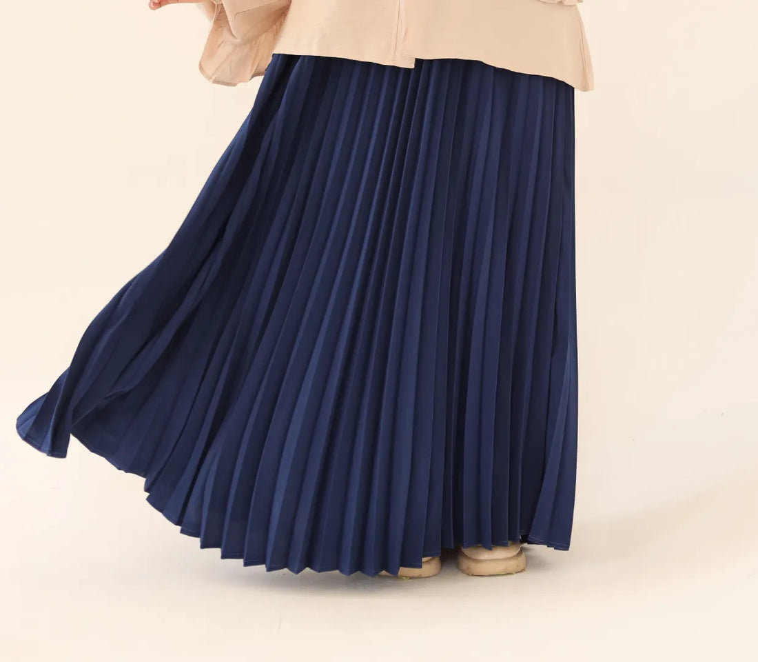 Pleated skirt (Crepe Material)