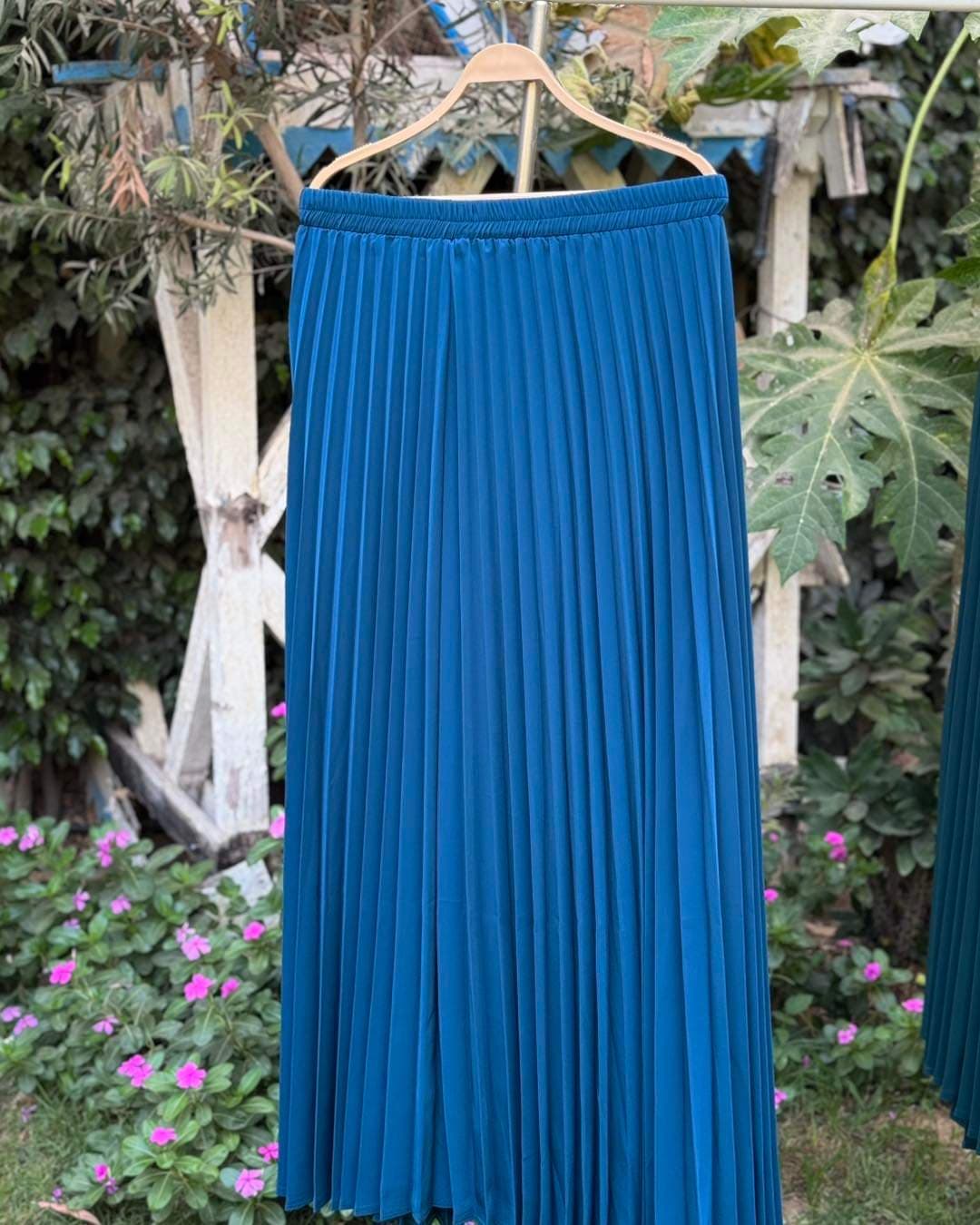 Pleated skirt (Crepe Material)