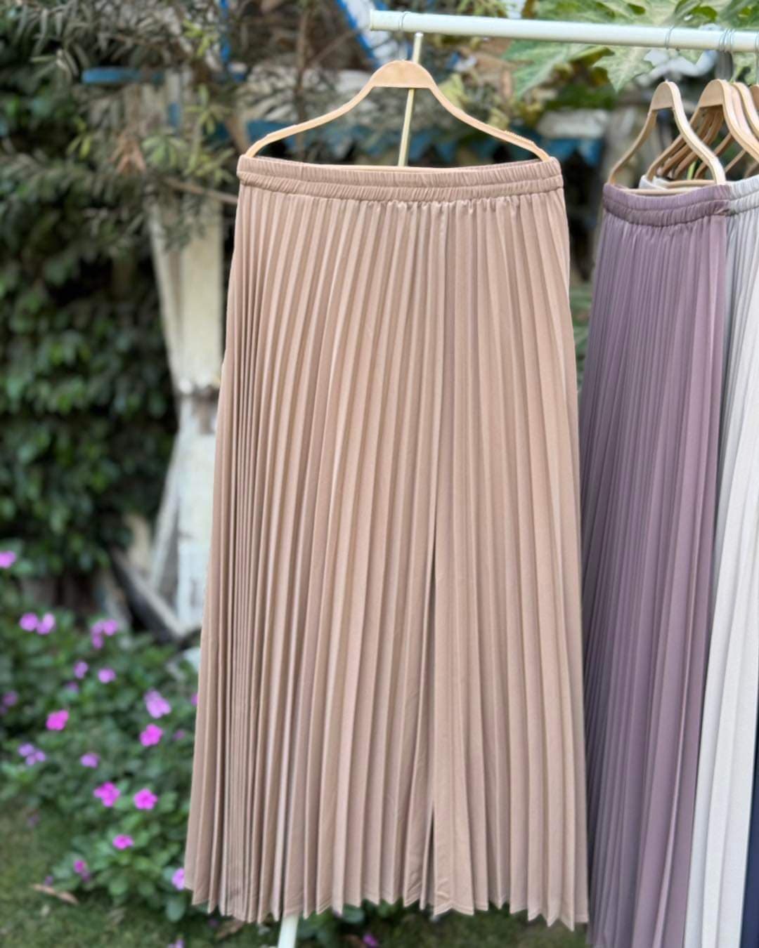 Pleated skirt (Crepe Material)