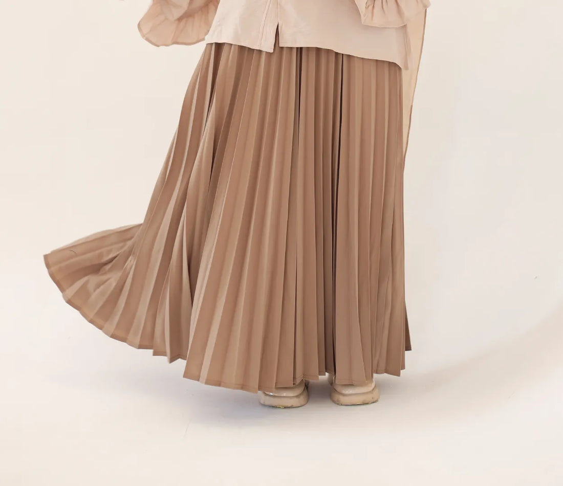 Pleated skirt (Crepe Material)