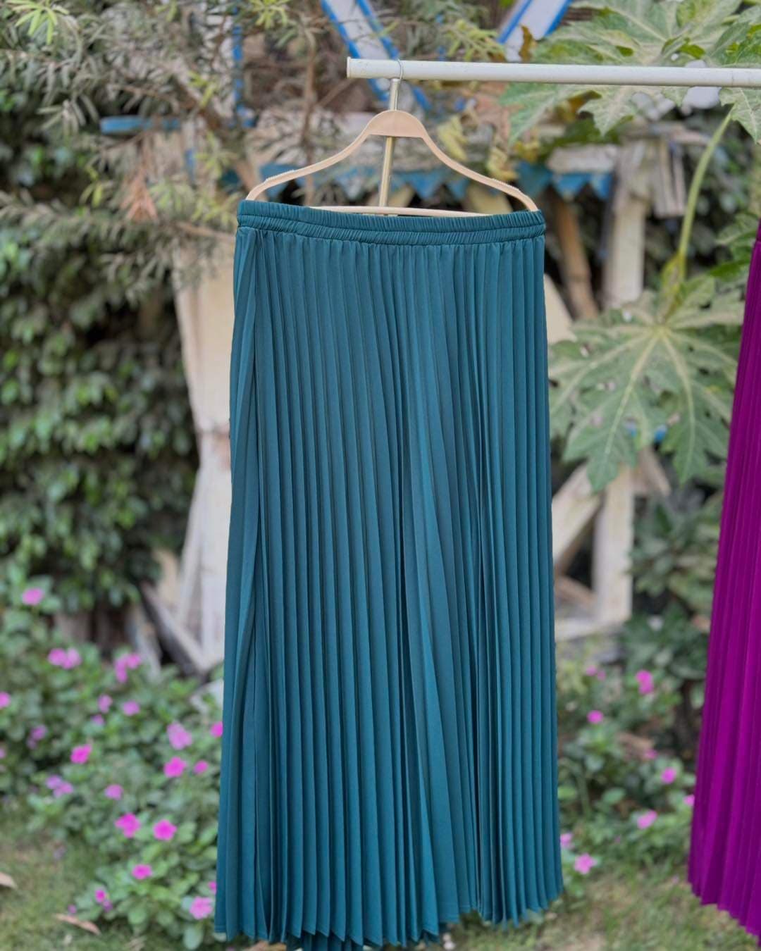 Pleated skirt (Crepe Material)