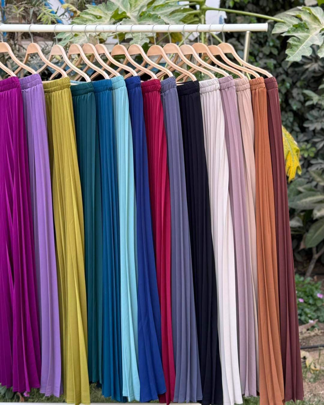 Pleated skirt (Crepe Material)