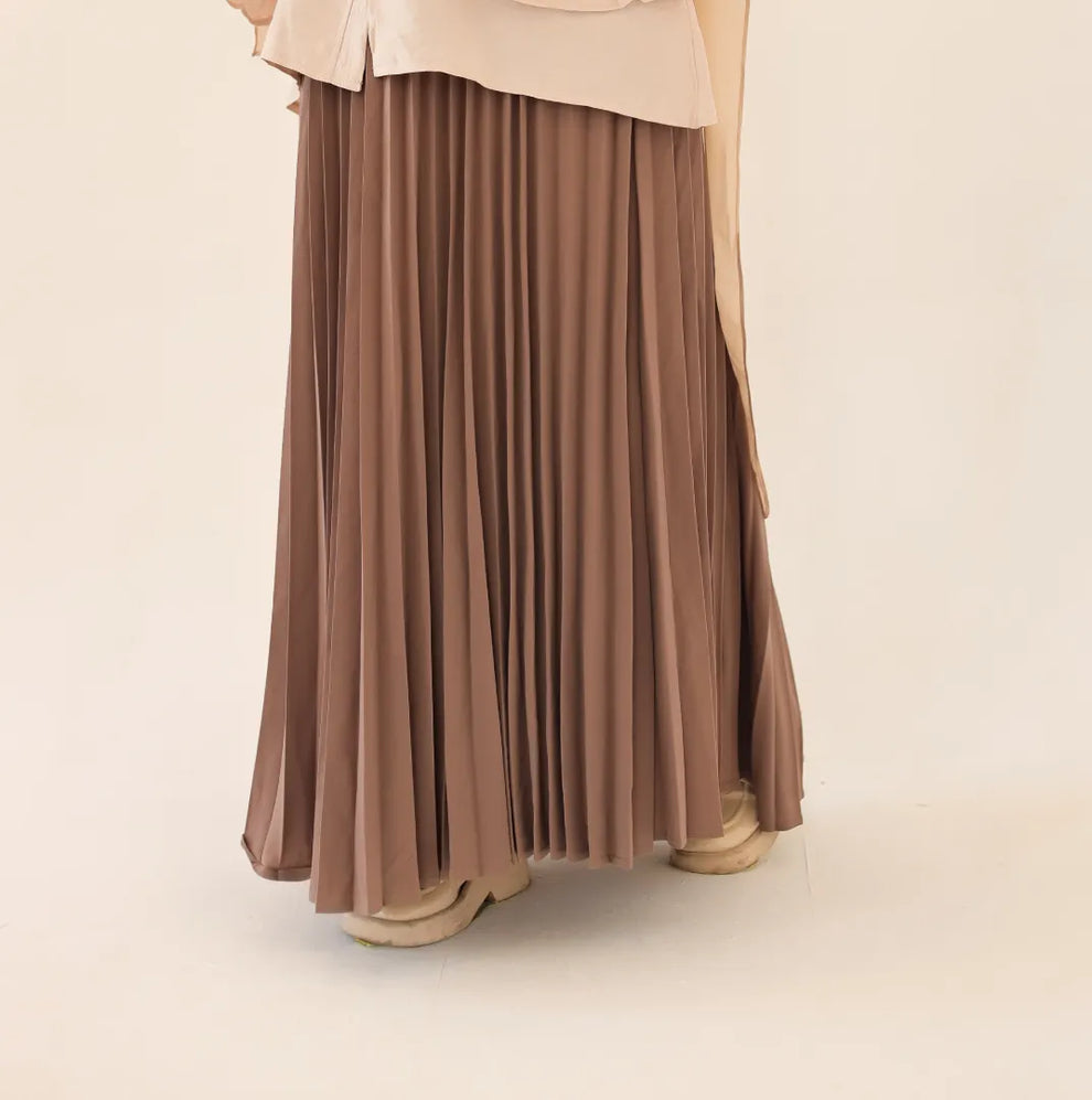 Pleated skirt (Crepe Material)