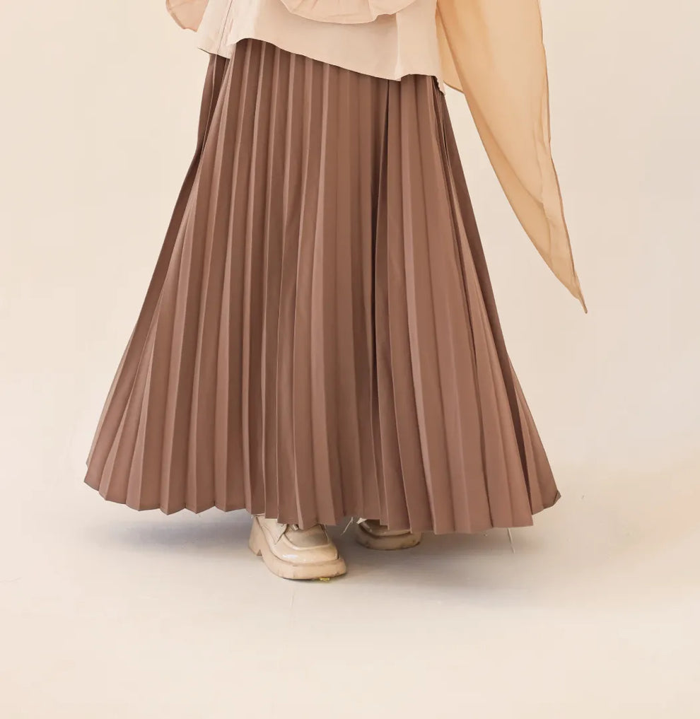 Pleated skirt (Crepe Material)
